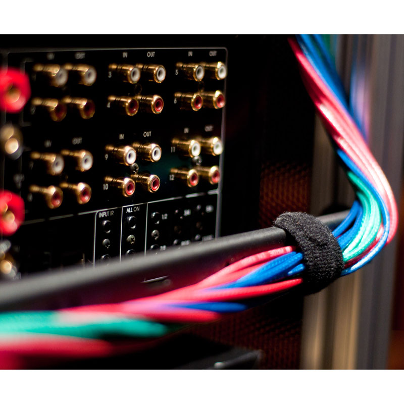Salamander Designs Post Mounted Lacing Bars SA/RMLB, AV rack cable-routing close-up